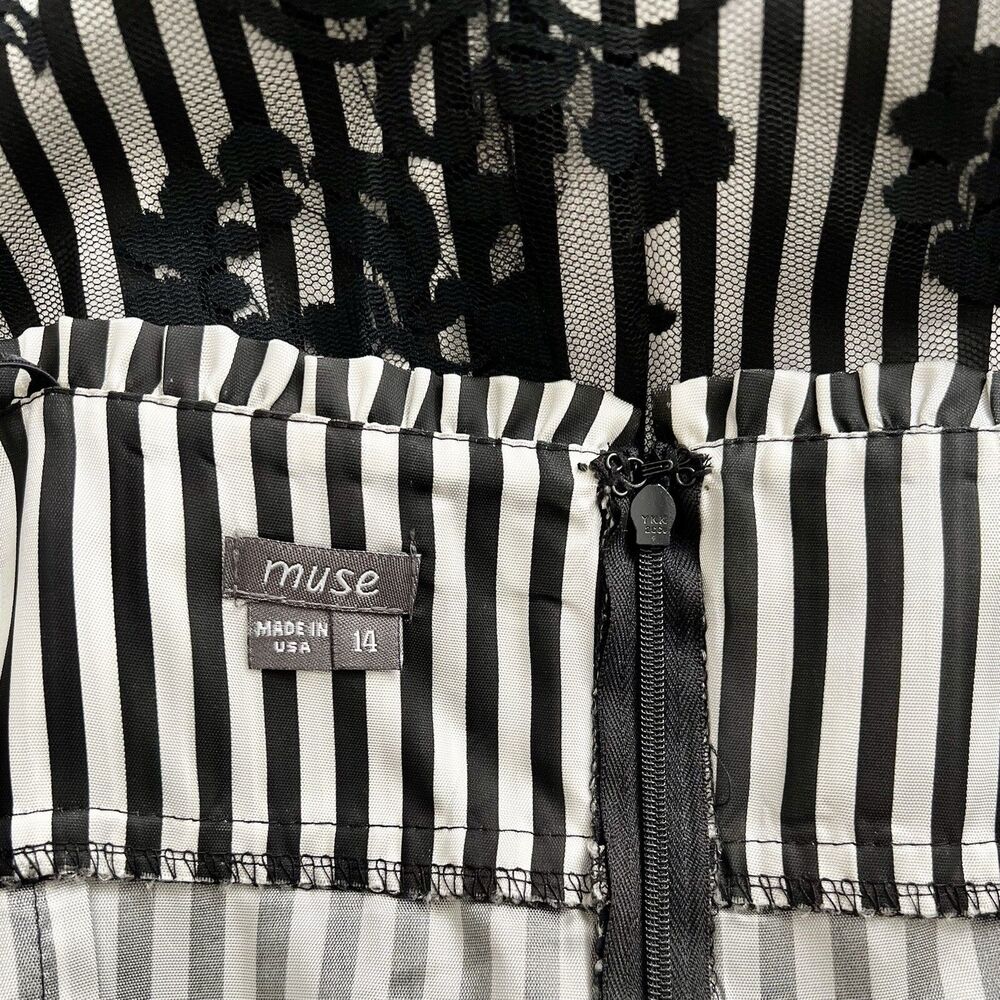 Muse Black & White Stripes & Roses Party Dress - Sz 14 Halloween Beetlejuice - Picture 5 of 8